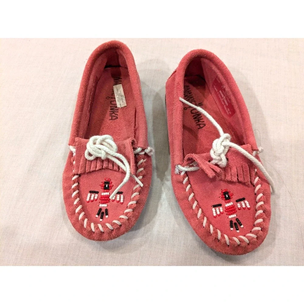 New Condition Minnetonka Toddler Girl‎ Moccasin Size 11 Pink Thunderbird Laces
